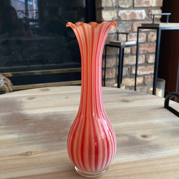 Vintage Other - Vintage Crimped Flared Rim Bud Vase